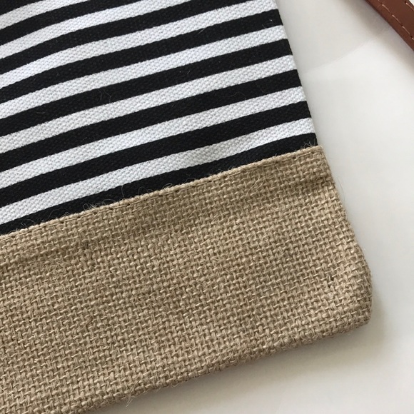 Black & White Striped Wristlet/Cosmetic Bag - Picture 3 of 6